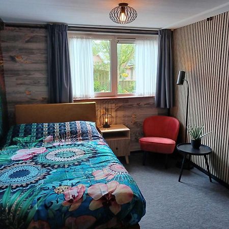 Hotel Dichtbijzee Oosterend  المظهر الخارجي الصورة