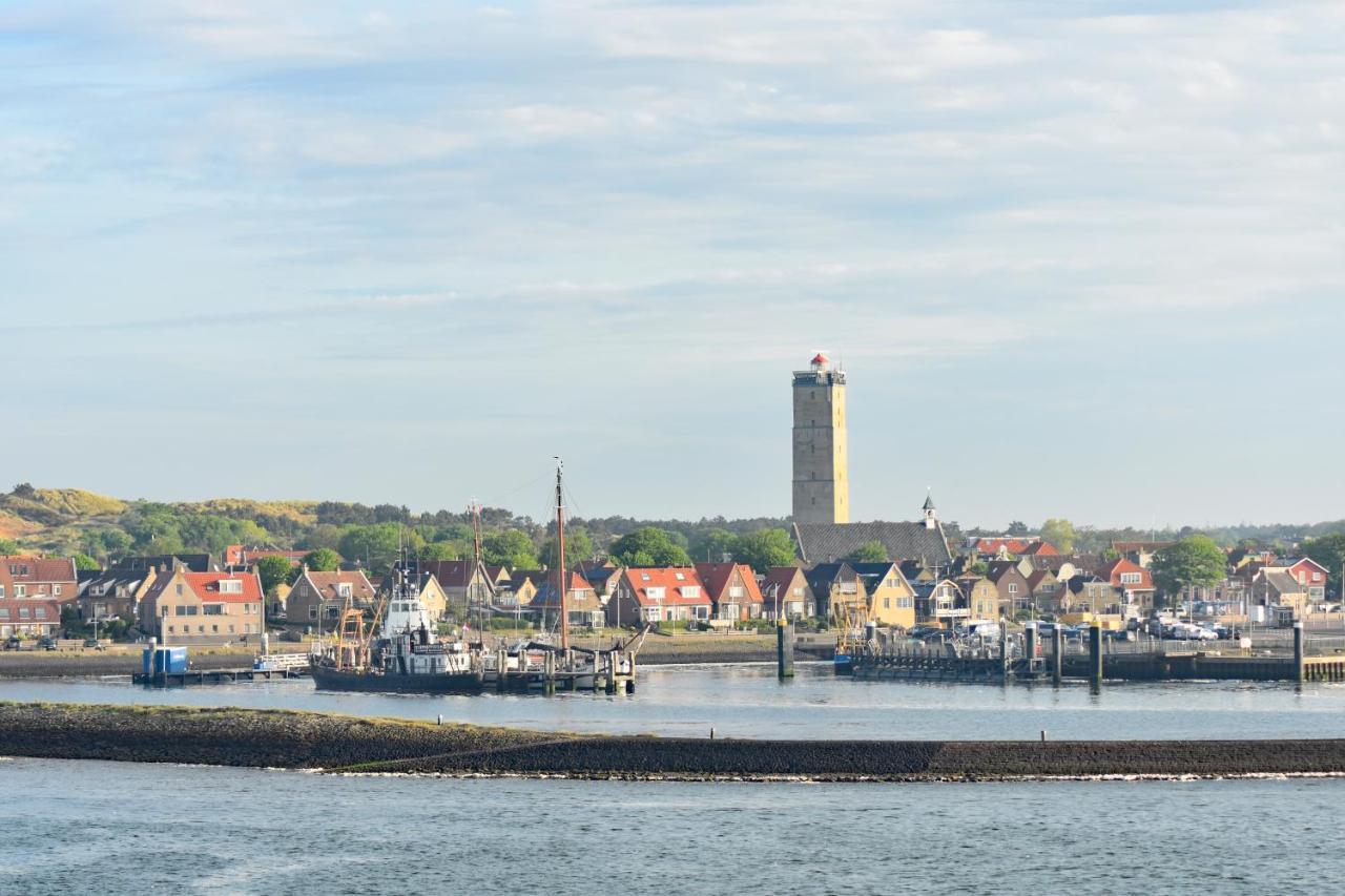 Hotel Dichtbijzee Oosterend  المظهر الخارجي الصورة