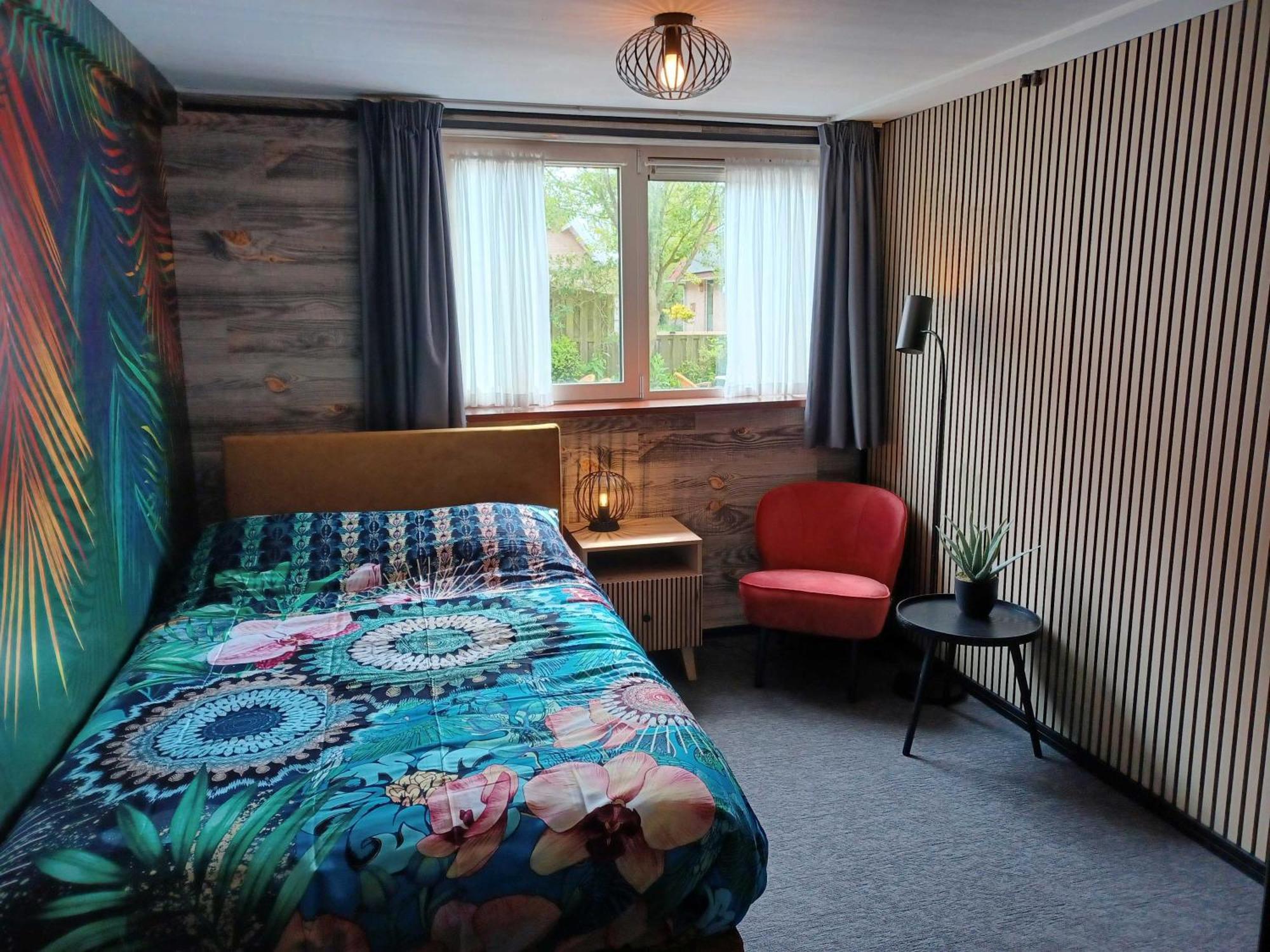 Hotel Dichtbijzee Oosterend  المظهر الخارجي الصورة