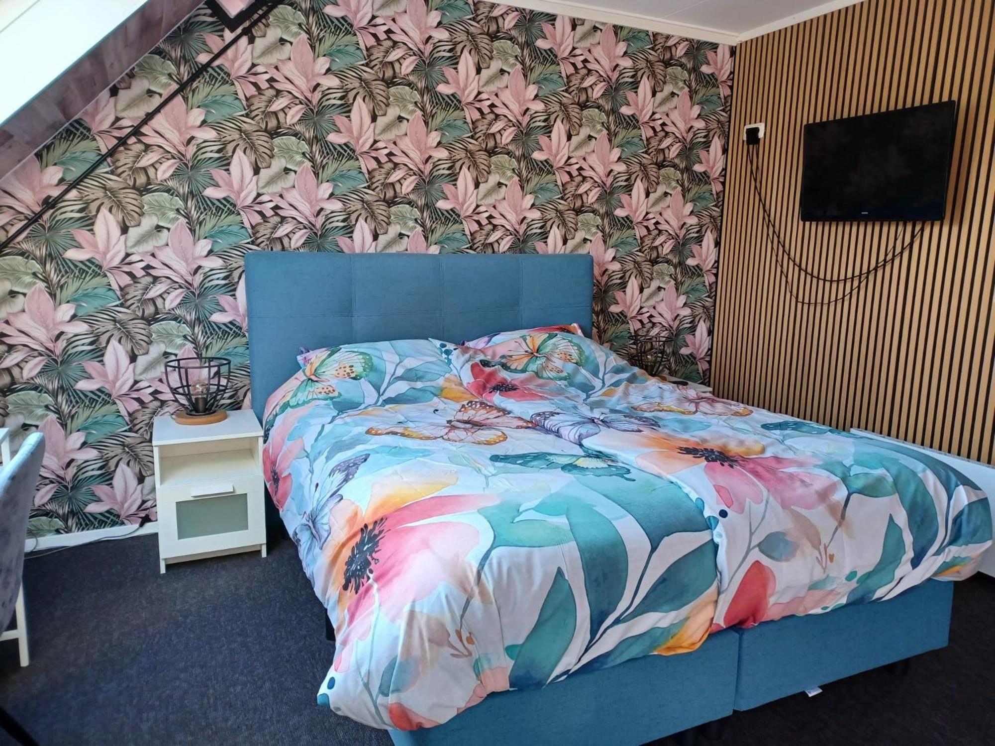 Hotel Dichtbijzee Oosterend  المظهر الخارجي الصورة