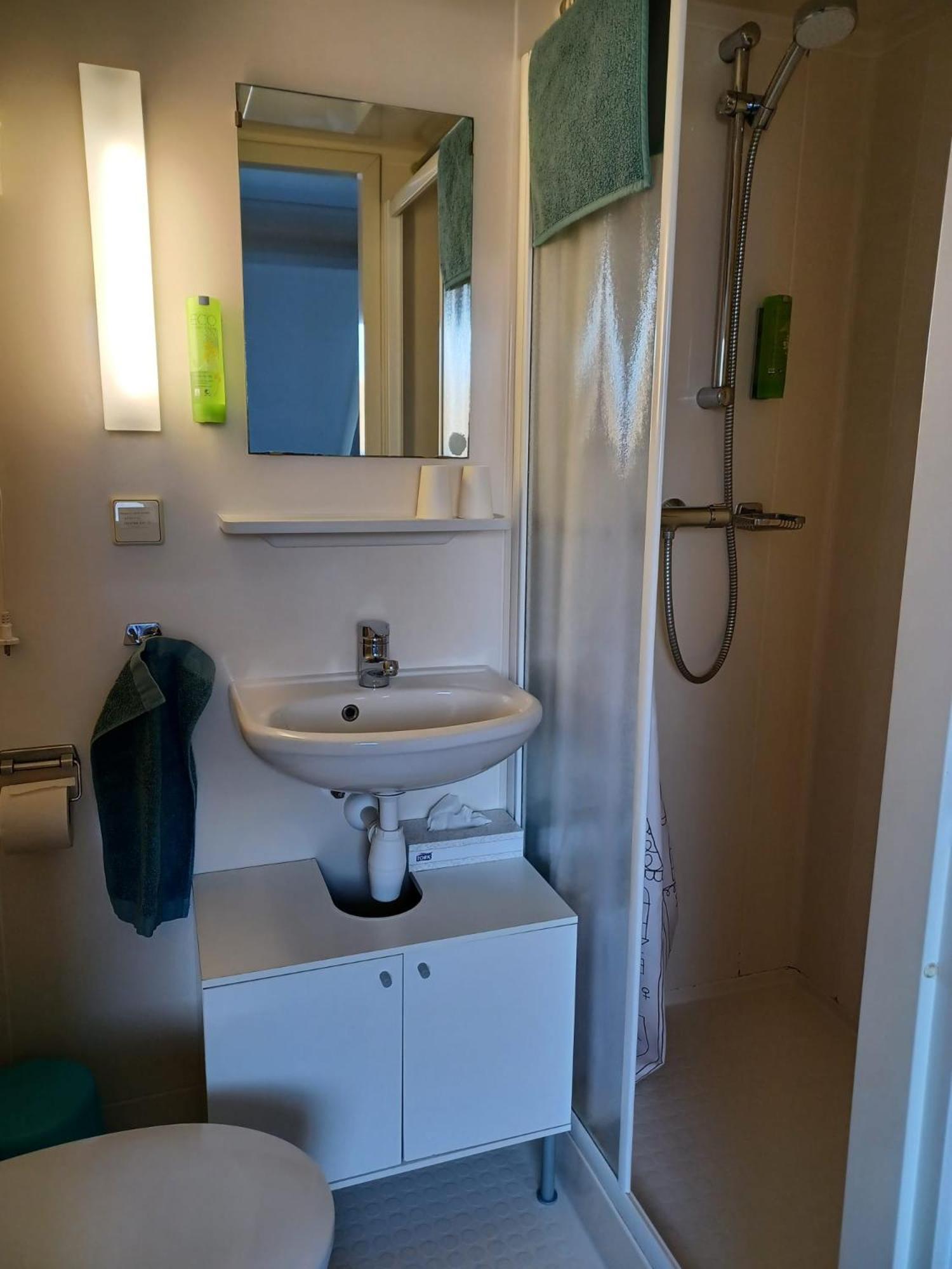 Hotel Dichtbijzee Oosterend  المظهر الخارجي الصورة