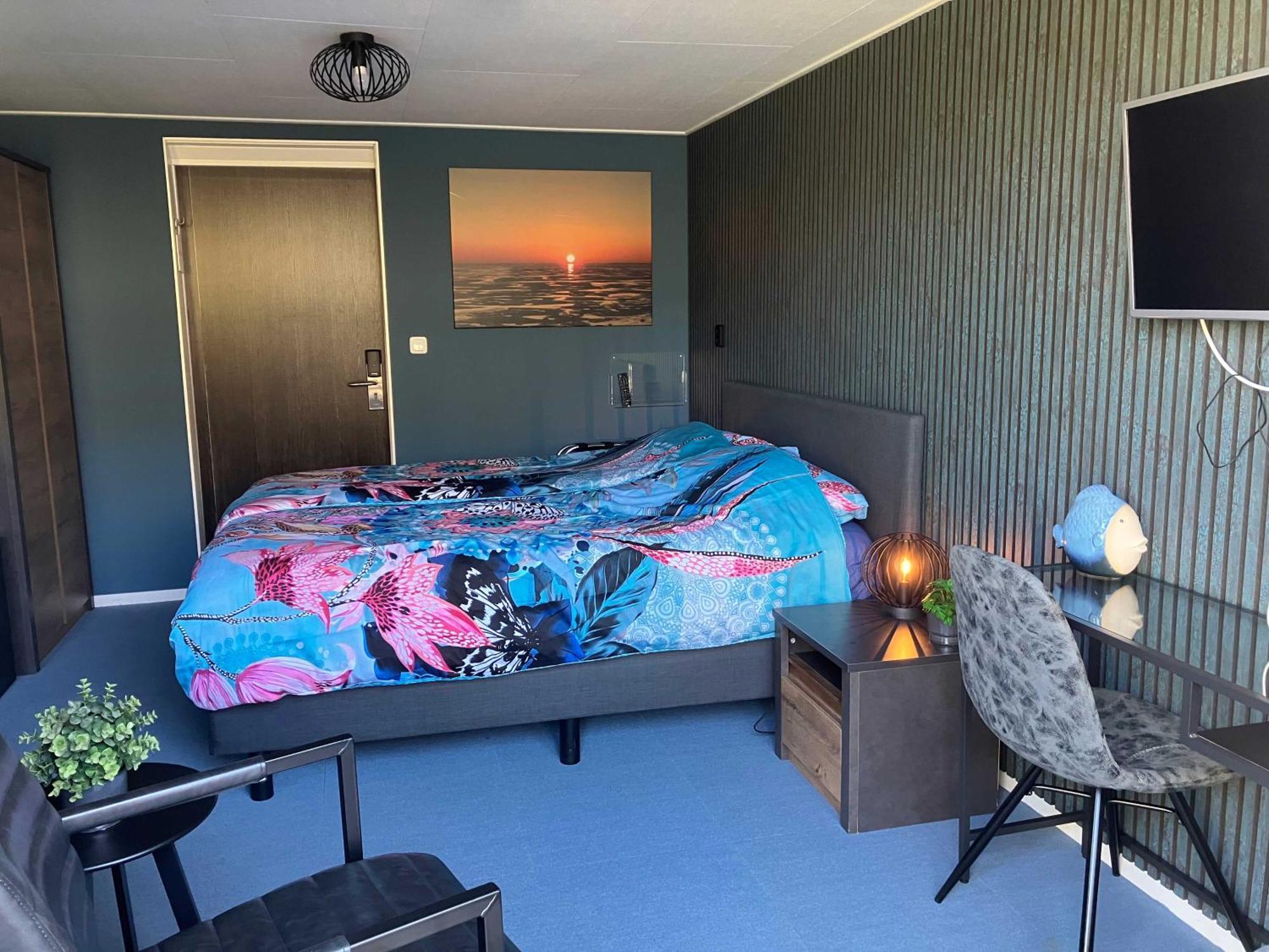 Hotel Dichtbijzee Oosterend  المظهر الخارجي الصورة