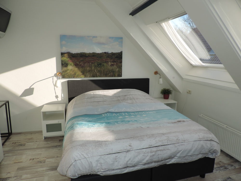 Hotel Dichtbijzee Oosterend  المظهر الخارجي الصورة