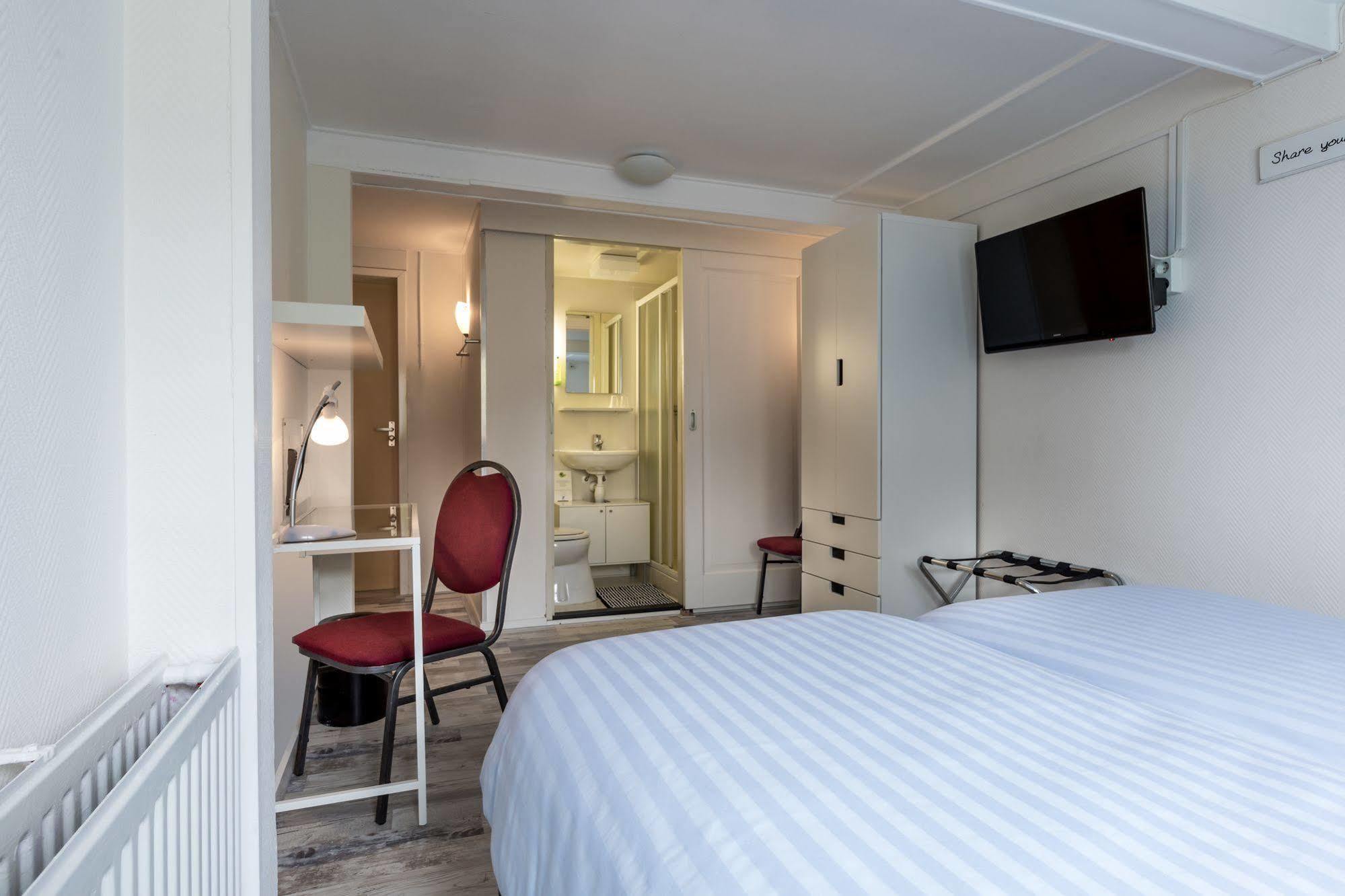 Hotel Dichtbijzee Oosterend  المظهر الخارجي الصورة
