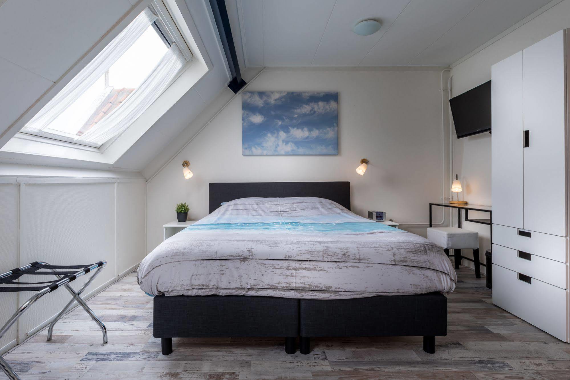 Hotel Dichtbijzee Oosterend  المظهر الخارجي الصورة